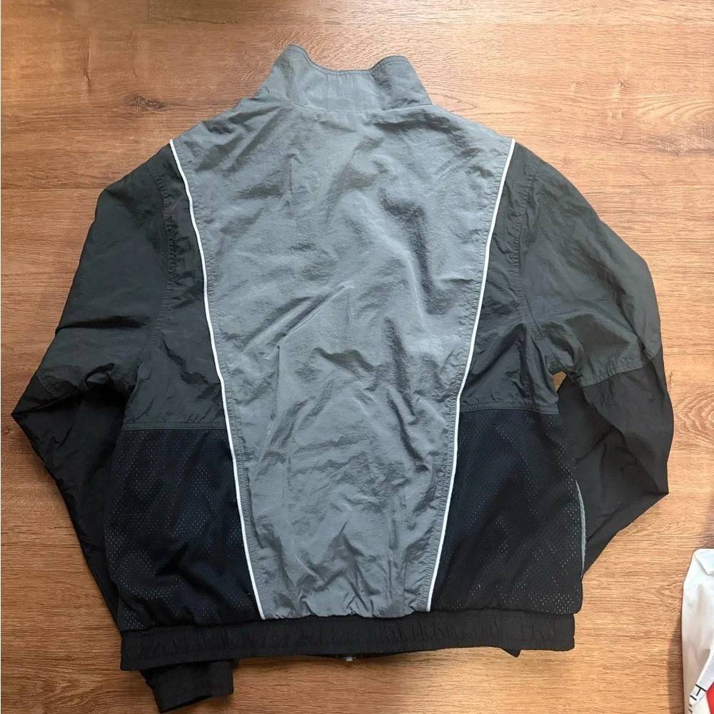 Nike Men’s Grey and Black Full-Zip Windbreaker Jacket - Picture 3 of 3